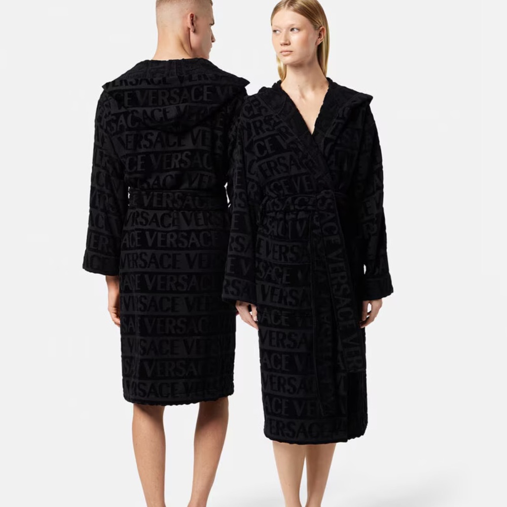 ⏰️Huge Sale: Black Versace Hooded Robe - Large - Picture 8 of 8